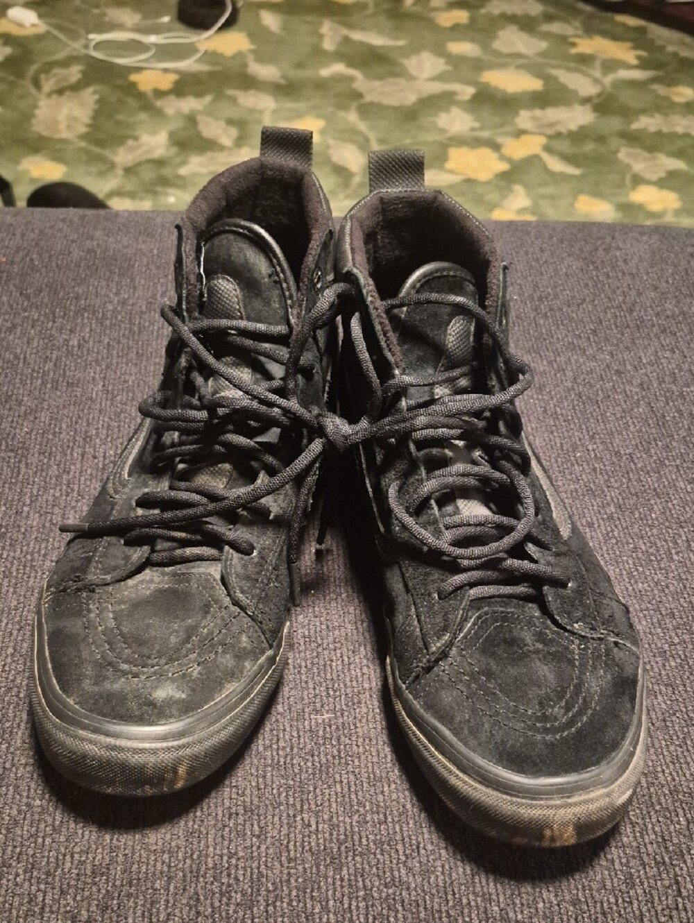 Sneaker - Picture 3 of 6